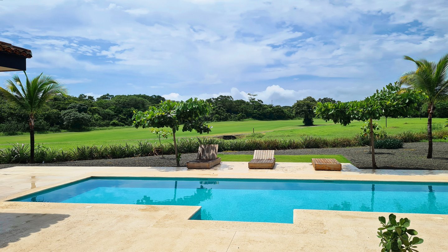 9758-Dernière vue de la piscine