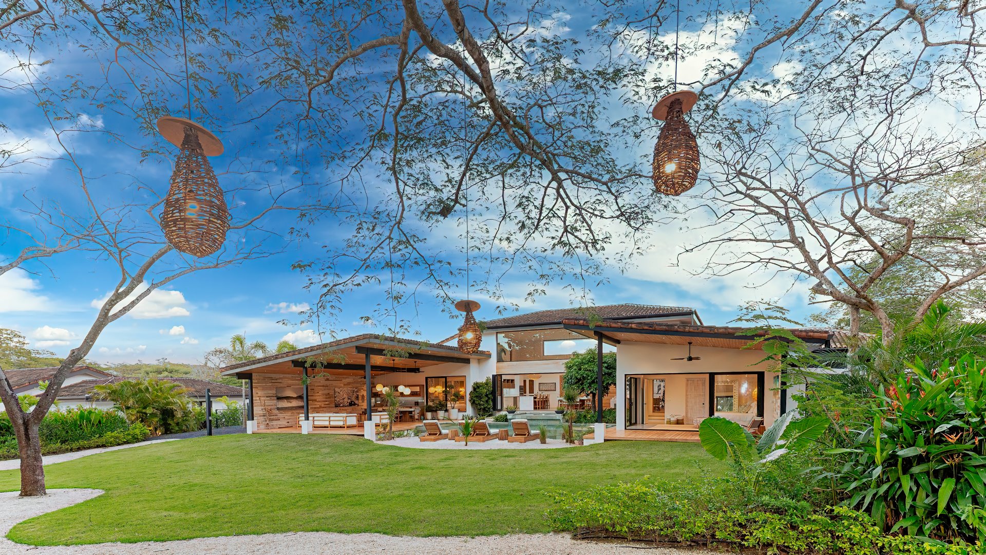 9802-Le grand jardin de la villa à Hacienda Pinilla