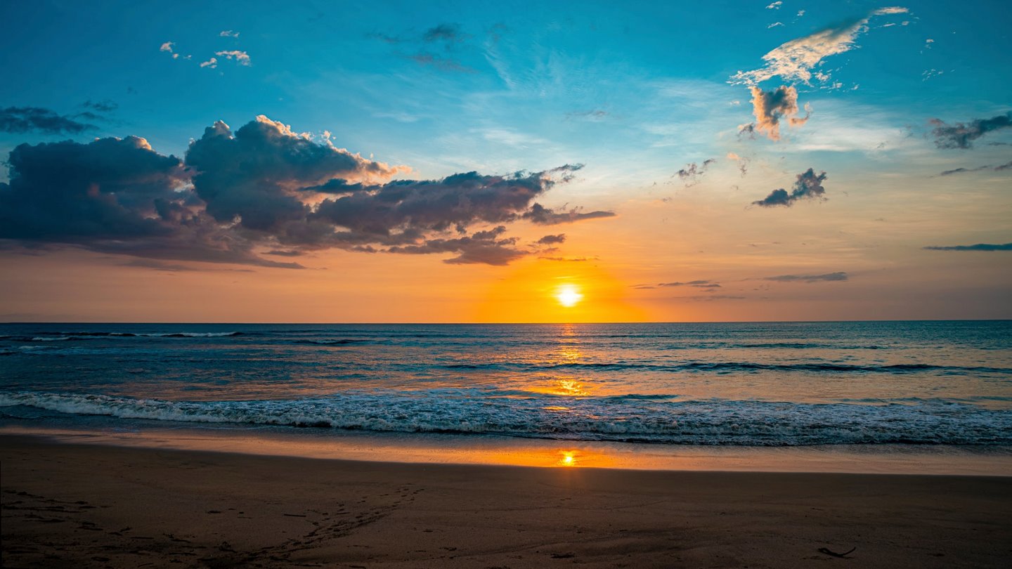 9846-Coucher de soleil sur l'une des plages d'Hacienda Pinilla