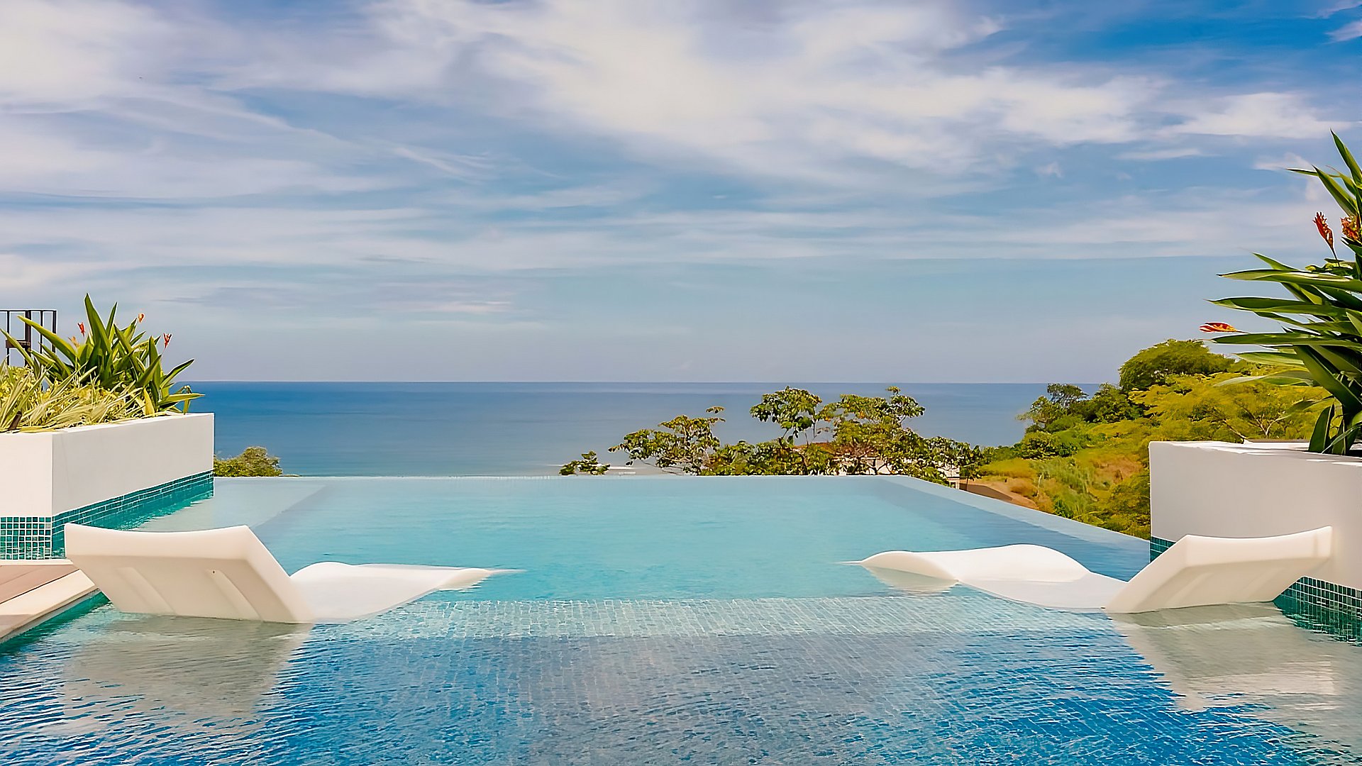 12021-La piscine de la villa très récente en vente à Tamarindo au Costa Rica