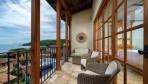 5153-L'une des terrasses avec vue sur l'océan