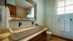 5162-L'une des salles de bains