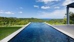 9001-La piscine avec vue mer de la villa neuve en vente à Playa Grande, près des plages