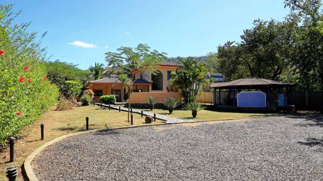 Maison à vendre à quelques minutes des belles plages du Costa Rica.