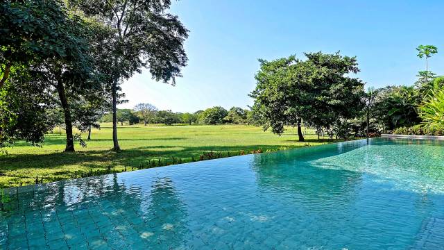 Splendide villa à louer au cœur du domaine de bord de mer d'Hacienda Pinilla avec vue extraordinaire sur le golf...