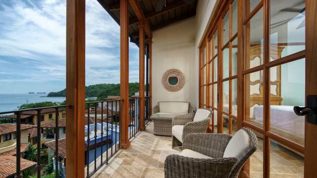 Dans le domaine de Las Catalinas, penthouse à vendre avec vue sur le Pacifique…