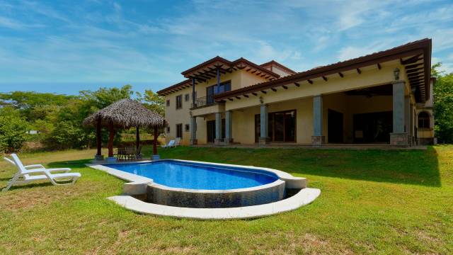 Villa de 5 chambres avec piscine en vente dans le domaine privé d’Hacienda Pinilla.