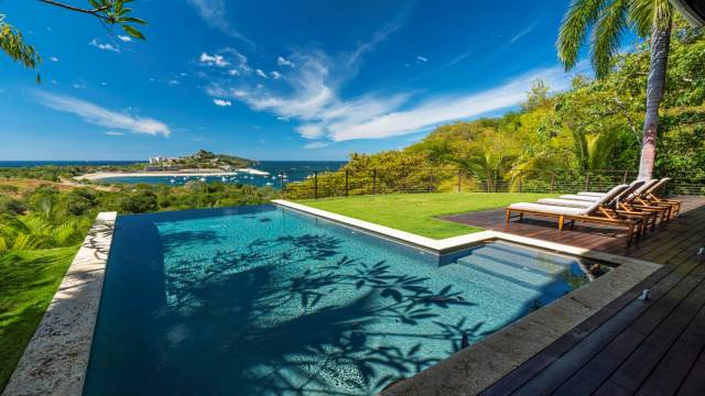A Flamingo, grande villa à vendre avec jolie vue mer...