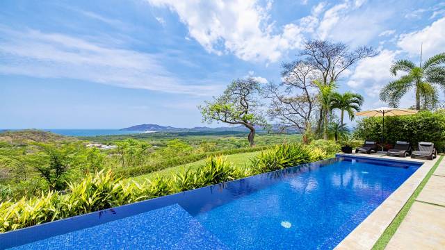 Grande propriété en vente au Costa Rica, agrémentée d'une très jolie vue sur le littoral...