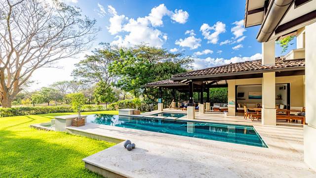 Agréable villa à vendre face à l'un des golfs les plus élégants du Costa Rica.