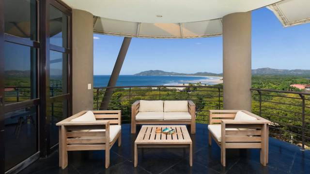 Penthouse en vente à Tamarindo, agrémenté d'une belle vue mer !