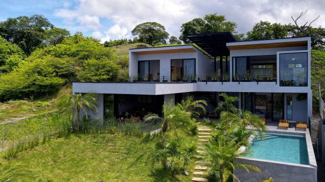 Accueillante villa en vente à Tamarindo avec vue mer.