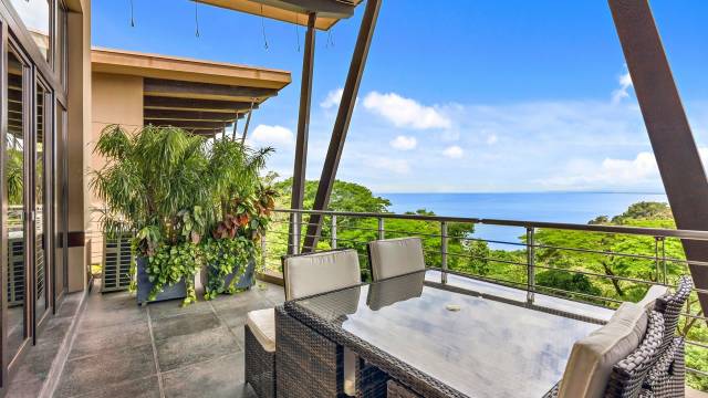 Près de Manuel Antonio, penthouse à vendre avec vue mer.