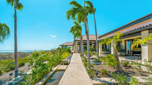 Villa à vendre à Tamarindo avec large vue mer...