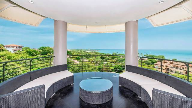 A Tamarindo, penthouse en vente avec belle vue mer...