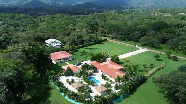 Propriété à vendre dans le Guanacaste, agrémentée d'un vaste terrain.